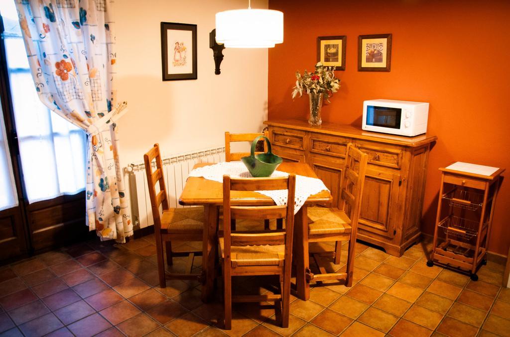 Sisquet Apartaments أريابال الغرفة الصورة